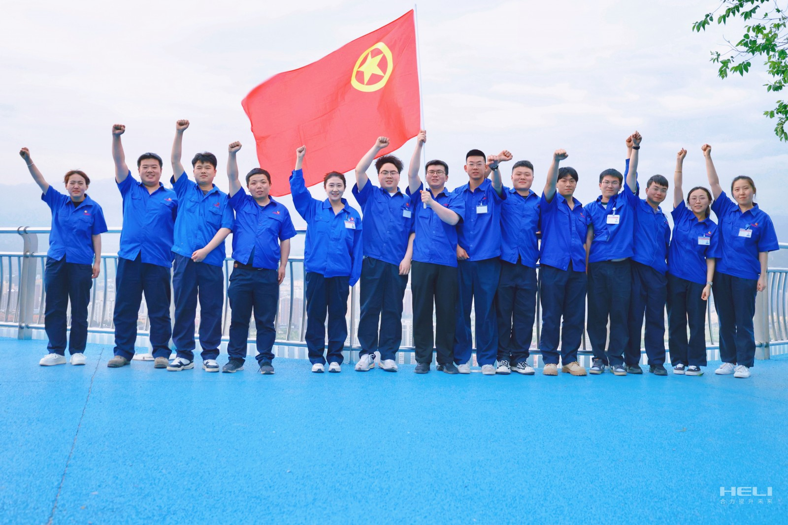团旗飘飘.png